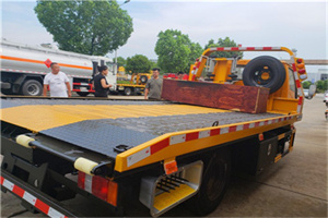 崆峒附近拖车电话号码服务